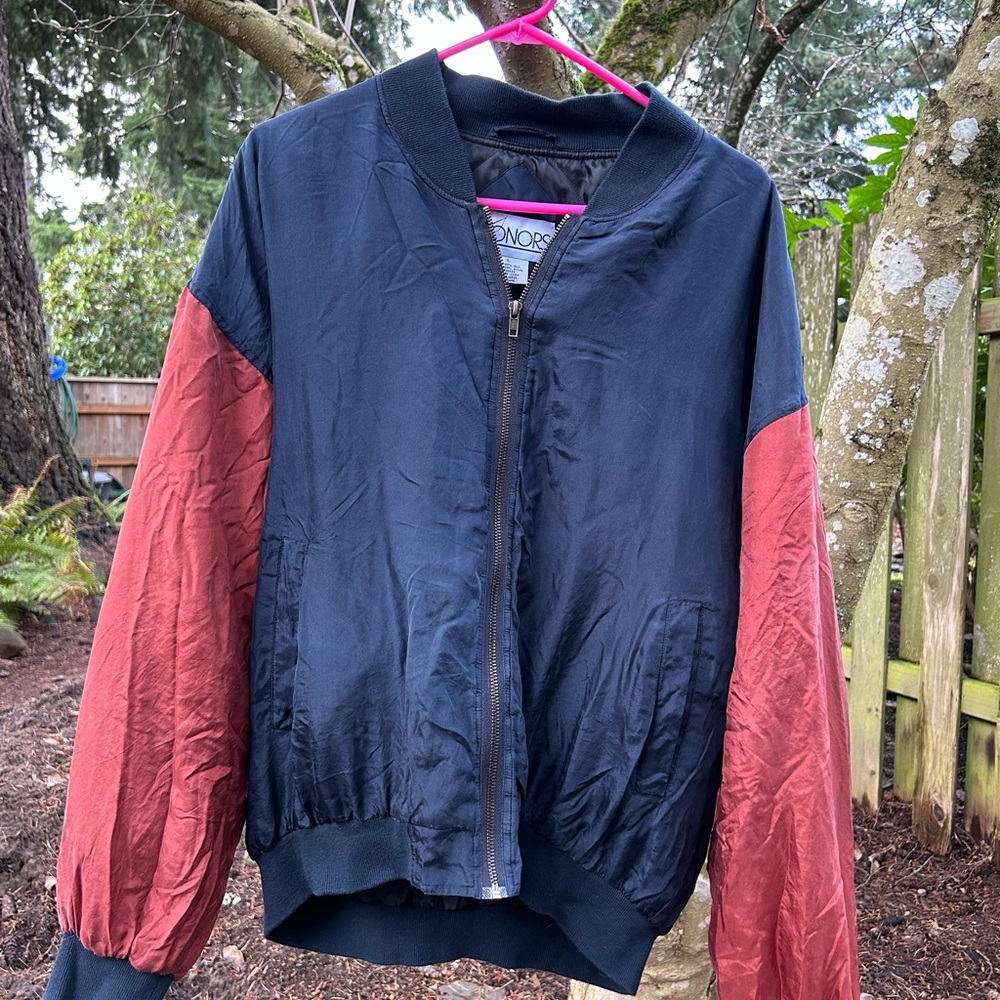 Vintage HONORS Silk bomber type jacket, zip up front. Navy Blue Rust